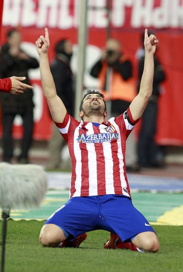 Villa celebra su gol con dedicatoria para el gran Luis Aragonés, protagonista en todos los campos de España Villa celebra su gol con dedicatoria para el gran Luis Aragonés, protagonista en todos los campos de España